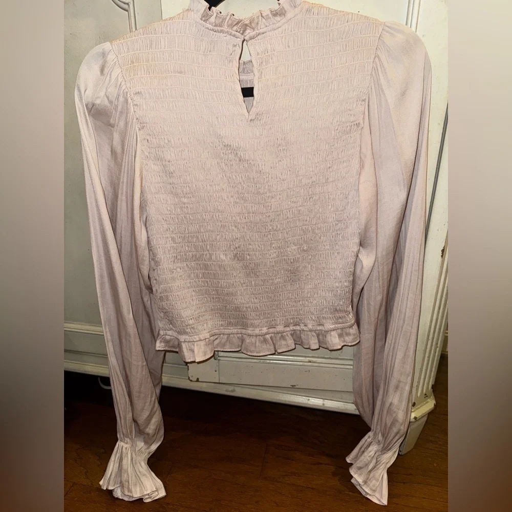 🌼DO+BE satin blouse with bell sleeves